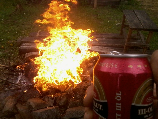 A rainy day. I'm burning trashwood.